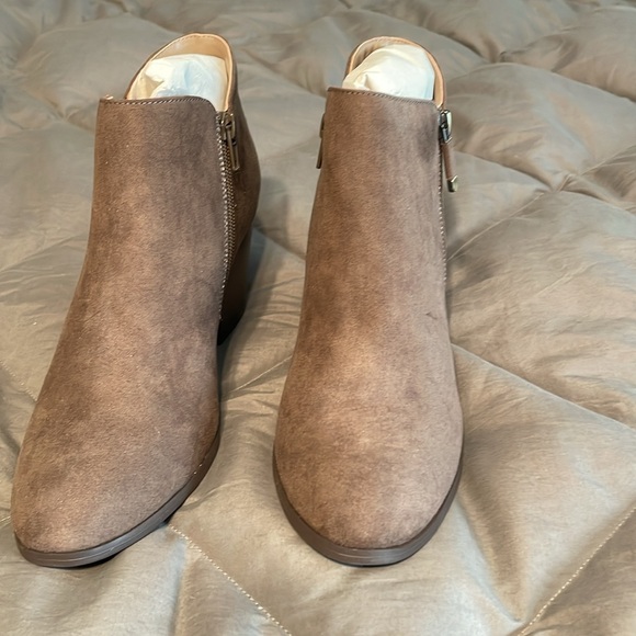 suede booties - Picture 2 of 6